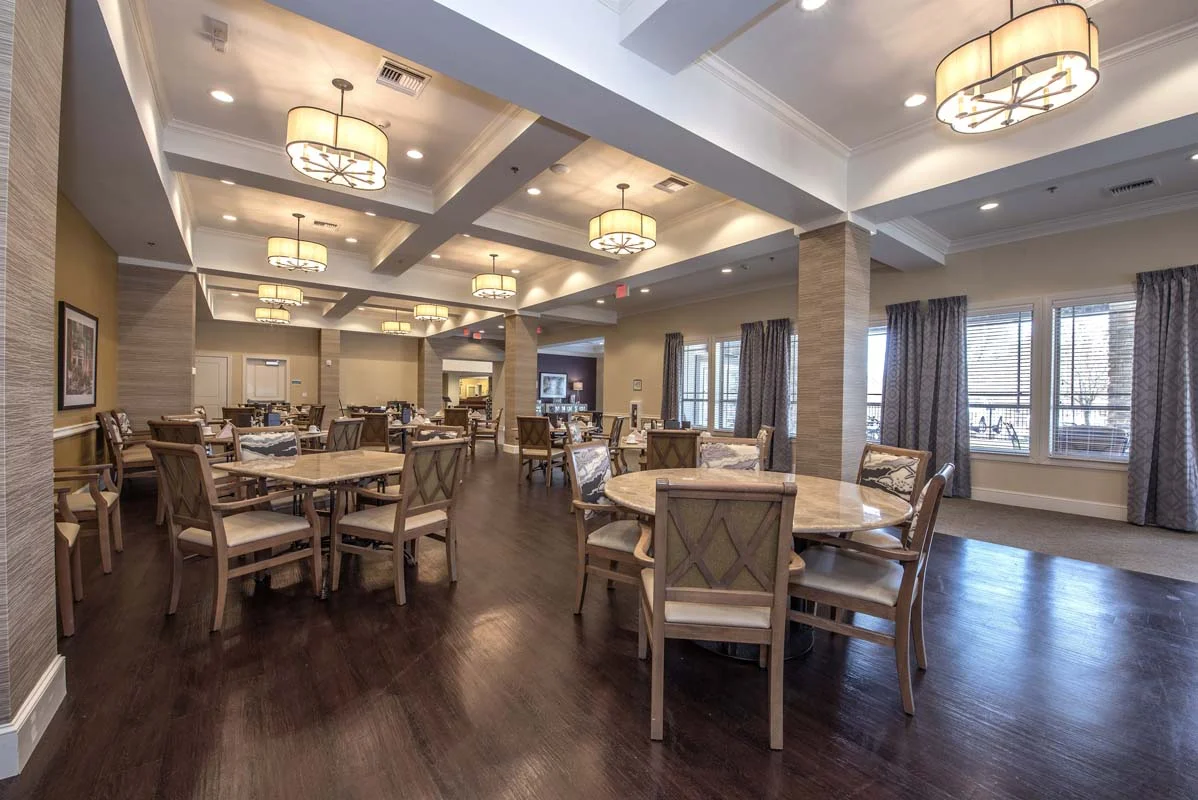 013 assisted living dining room