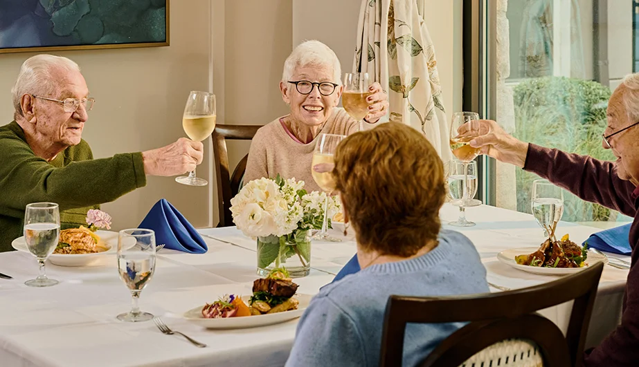 251008 AR Legend Revelle Distinctive DINING 0800 1