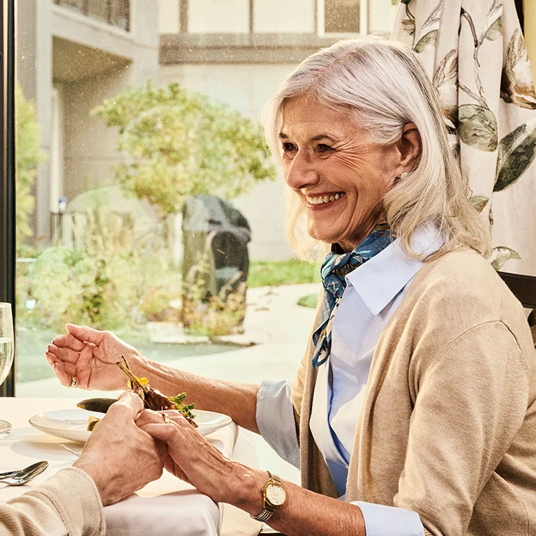 251008 AR Legend Revelle Distinctive DINING 1072 1