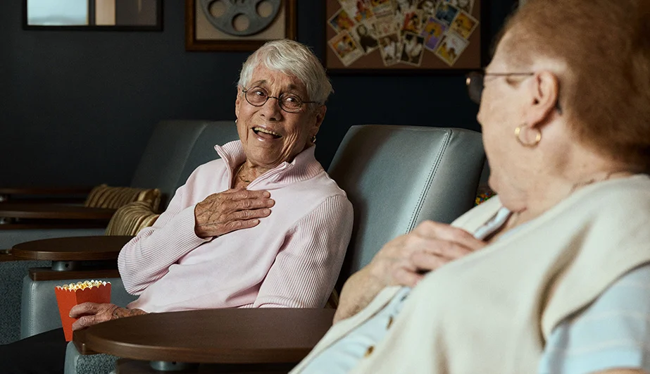 251008 AR Legend Revelle Distinctive THEATER 2386