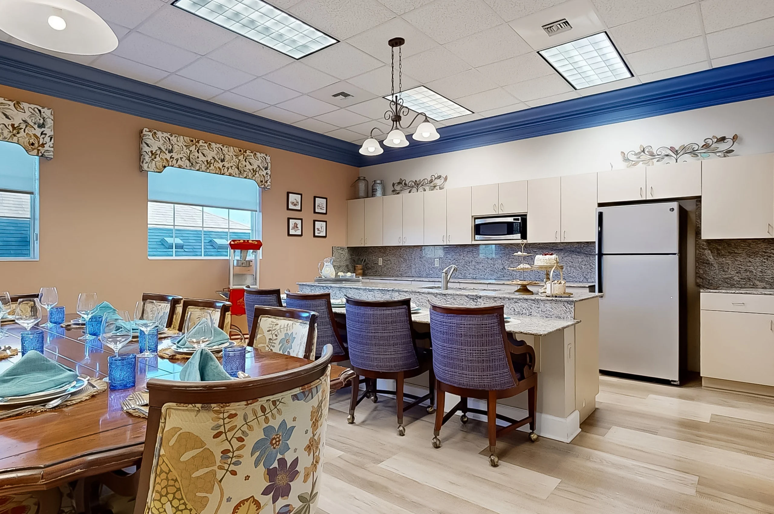 pano zoom country kitchen 2560x1700 1