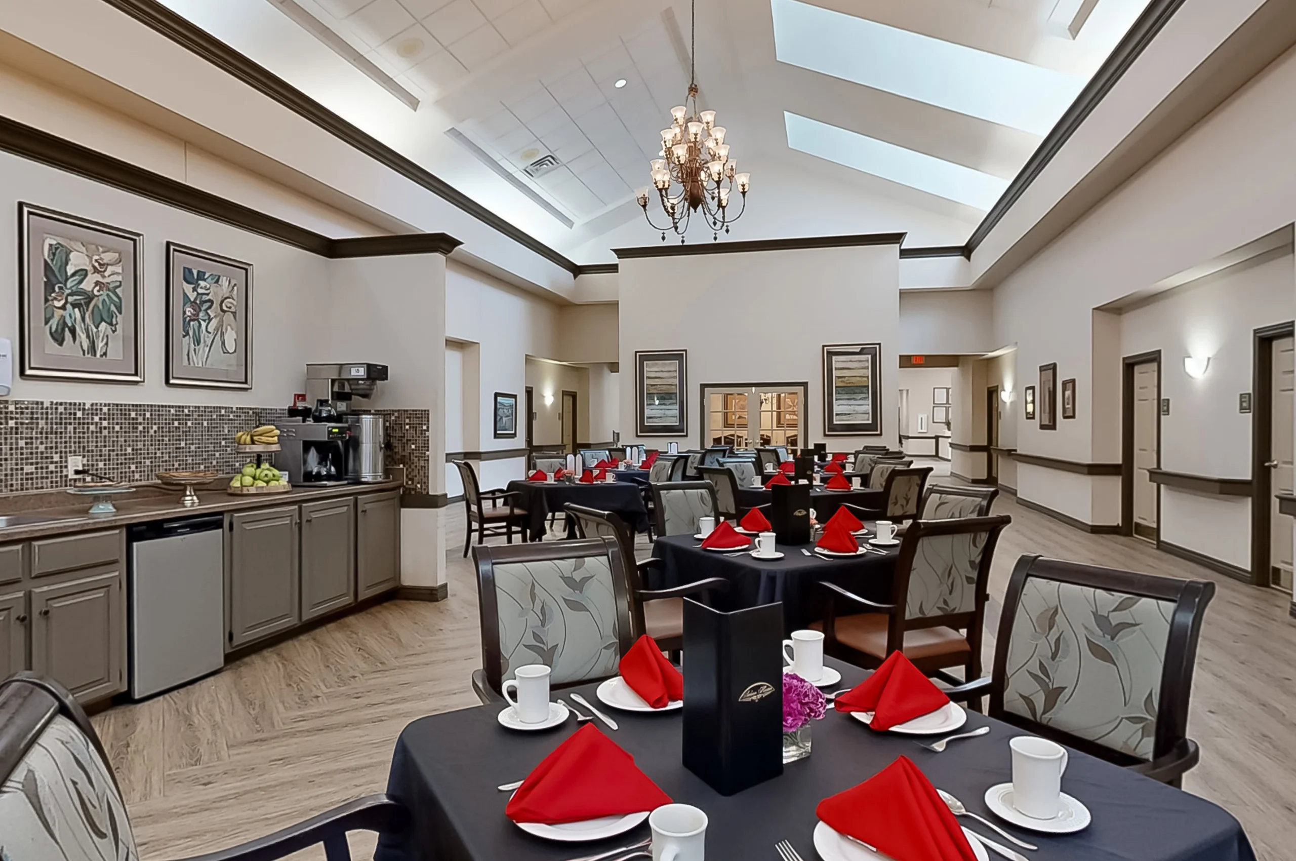 pano zoom dining room 2560x1700 2