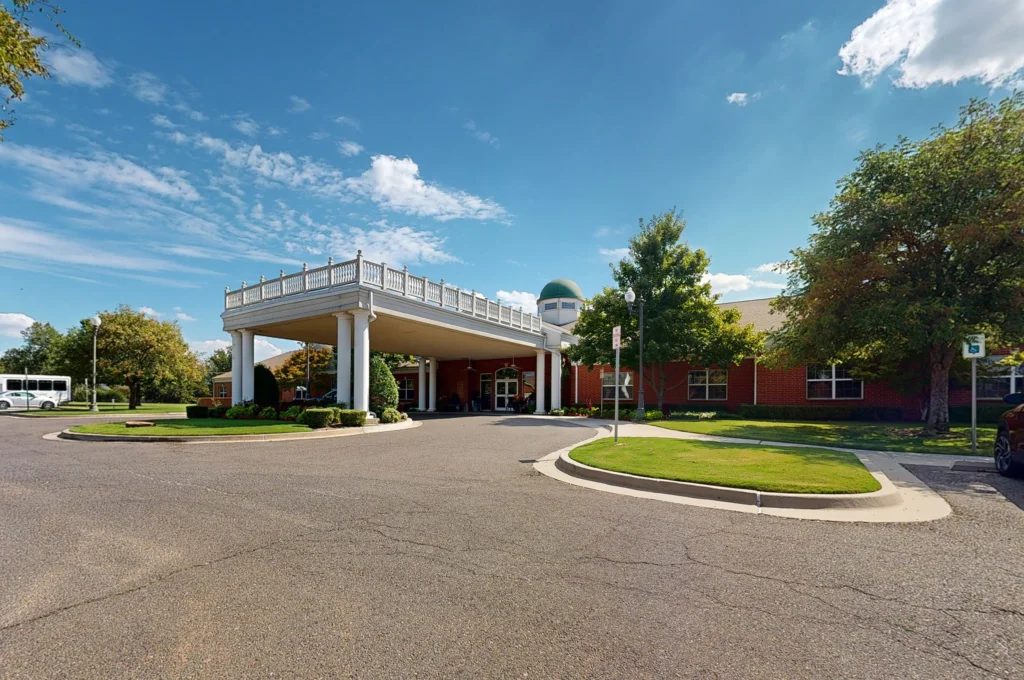 pano_zoom-exterior_2560x1700