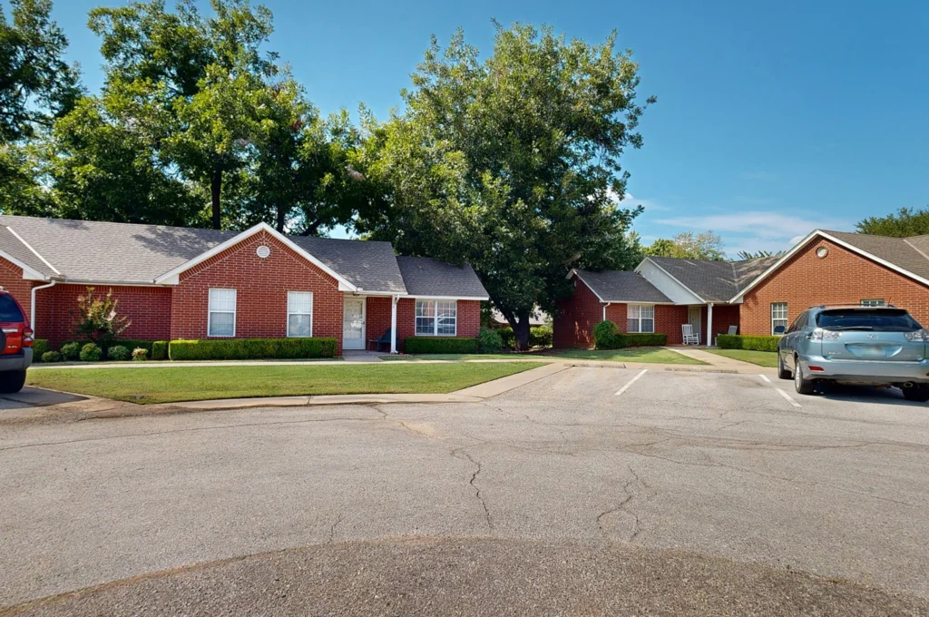 pano_zoom-il-cottages_2560x1700