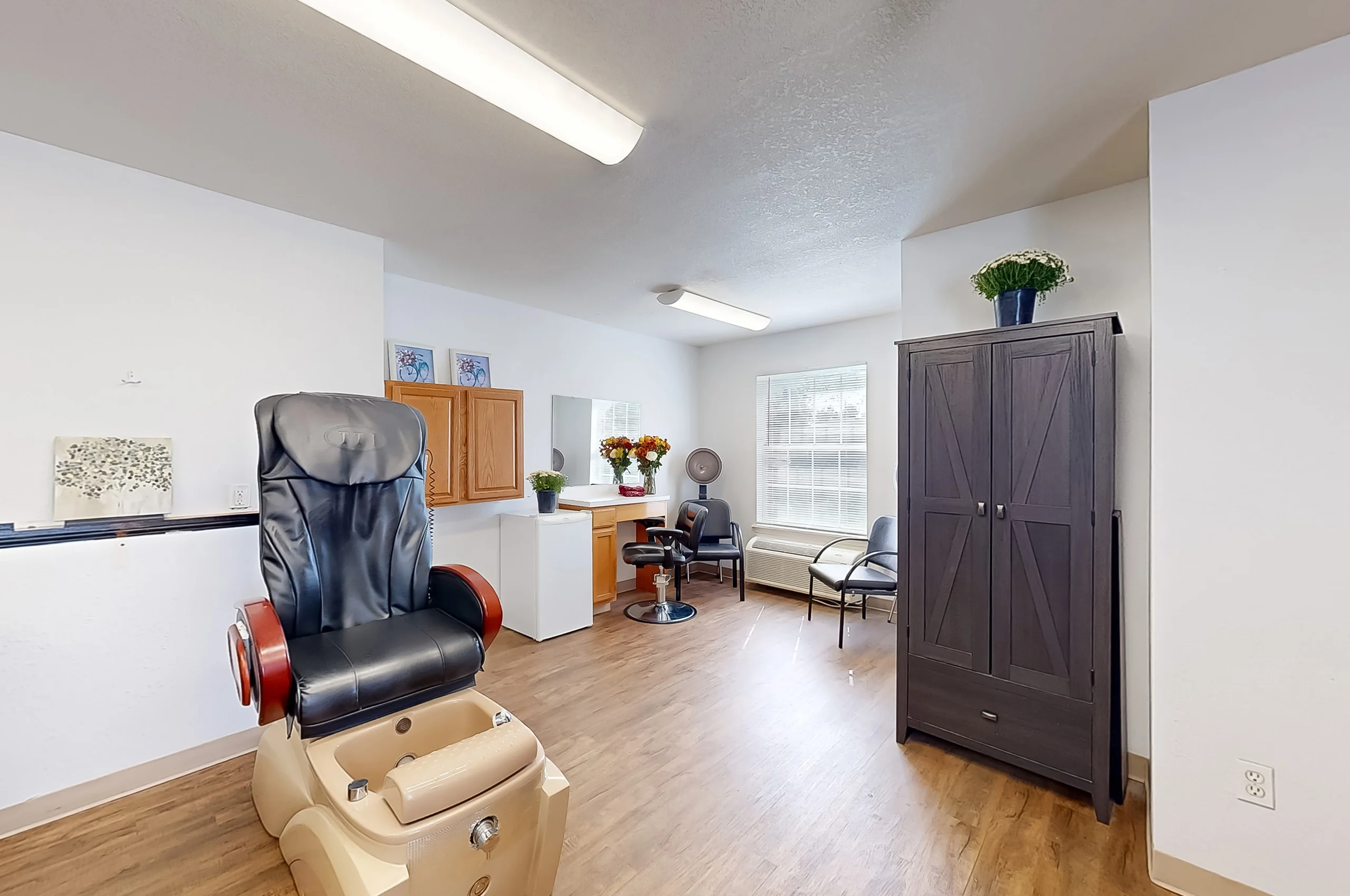 pano zoom salon 2560x1700 1