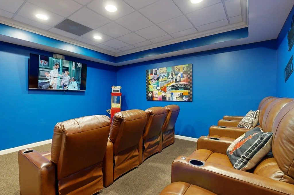 pano_zoom-theater_2560x1700